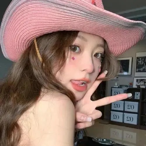 左撇子女人 封面